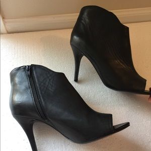 Nine West🌷blk leather ankle boot 4 in heel Sz 8.5